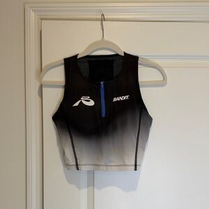 Bandit Running Zip-Front Race Crop – Black/Ombre